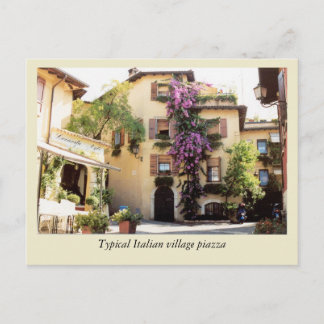 Cartão Postal Piazza típica de aldeia italiana