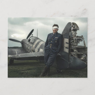 Cartão Postal Piloto abatido na Segunda Guerra Mundial e avião d