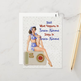 Cartão Postal Pinup Girl & Funny Cotação "O Que Acontece Continu