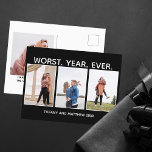 Cartão Postal Pior Ano, Foto De Natal Engraçado Humor Escuro<br><div class="desc">Estes cartões postais hilariantes de Ano Novo ou de Natal chegam a hetero do ponto de apontar a desastrosa pandemia e quarentena. Ele mostra três fotos da sua família na frente sob a frase engraçada Pior Ano de Todos, em branco e preto para as festas. Personalize a parte de trás...</div>