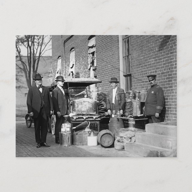 Cartão Postal Polícia Com Alambique Apreendido, 1922 (Frente)