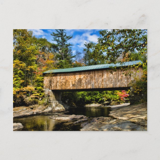 Cartão Postal Ponte Coberta de Montgomery com folhagem de outono (Frente)