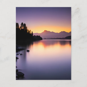 Cartão Postal Pôr do sol refletindo sobre um lago