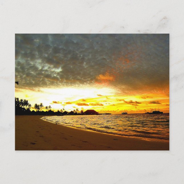 Cartão Postal Pôr do sol sobre as Maldivas (Frente)