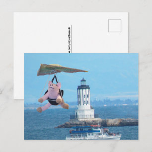 Cartão postal - Porco voador sobre a luz do porto 