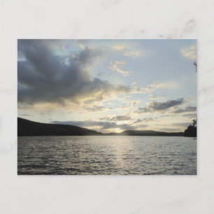 Cartão Postal Pôrs do sol azuis retratam o lago Sunapee, New Ha