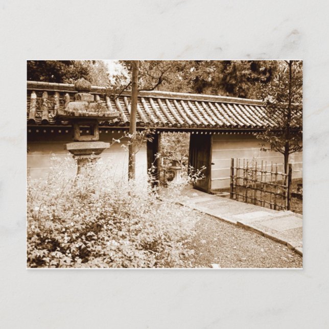 Cartão Postal Porta num muro japonês (Frente)