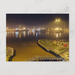 Cartão Postal Porto de Hull à Noite – Porto Industrial Noturno