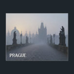 Cartão Postal Prague Charles Bridge Viagem<br><div class="desc">Praga, capital da República Checa, é uma das cidades históricas mais encantadoras da Europa. Conhecida como "Cidade de Cem Espires", apresenta um horizonte repleto de arquitetura gótica, barroca e renascentista. A cidade é construída ao longo do rio Vltava, com a famosa ponte Charles que liga a Cidade Velha medieval ao...</div>