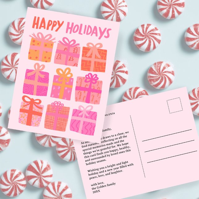 Cartão Postal PRESENETES DE FÉRIAS Presentes de Natal PERSONALIZ (HAPPY HOLIDAYS Gifts Presents Christmas CUSTOM Pink Cute Holiday Postcard
)