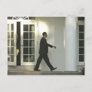 Cartão Postal Presidente Barack em profunda reflexão enquanto ca