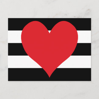 Cartão Postal Preto e Branco Stripes Coração Vermelho