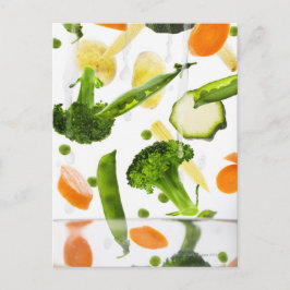 Cartão Postal Produtos hortícolas frescos com água caindo numa t