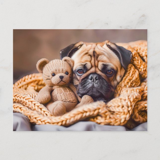 Cartão Postal Pug Snuggling with Teddy Bear Blanket (Frente)