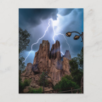 Cartão Postal Quando o trovão encontra a montanha sob o céu azul
