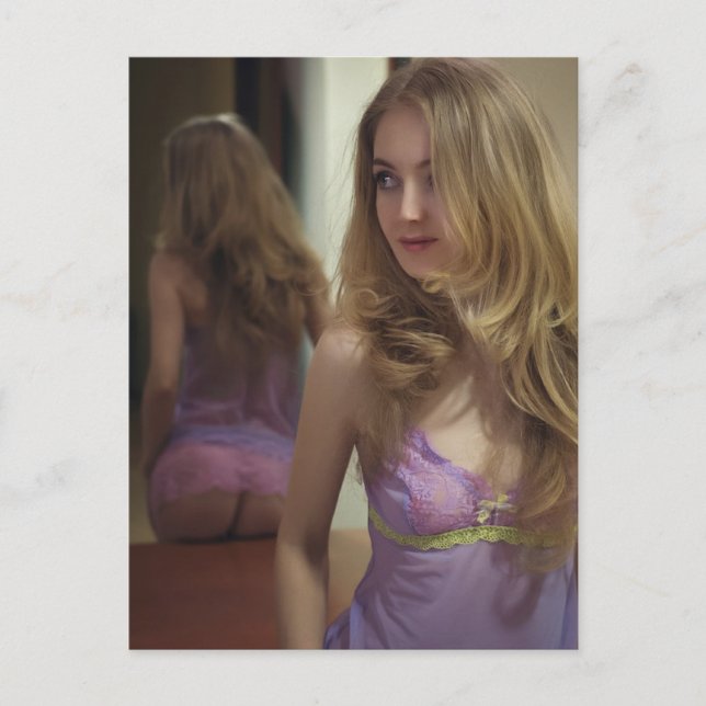 Cartão Postal Que lindo! Garota na noite fofa (Frente)