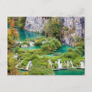 Cartão Postal Quedas de água no Parque Nacional dos Lagos de Pl