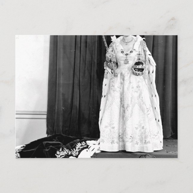 Cartão Postal Rainha Elizabeth II Vestindo sua coroação (Frente)