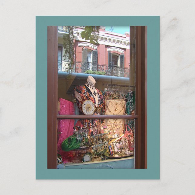 Cartão Postal Reflexão da Janela do Trimestre Francês (Frente)