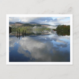 Cartão Postal Reflexões de Barcos sobre Águas Derivadas