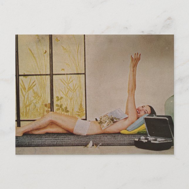 Cartão Postal Relaxing Happy Vintage woman 1957 weight loss ad (Frente)