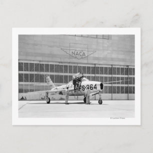 Cartão Postal República F-84F na plataforma Moffett Field