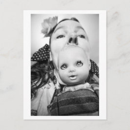 Cartão Postal Retrato de Boneca - A Murmuradora de Bonecas