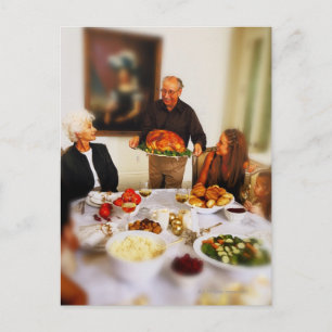 Cartão Postal retrato de um homem idoso segurando uma assada