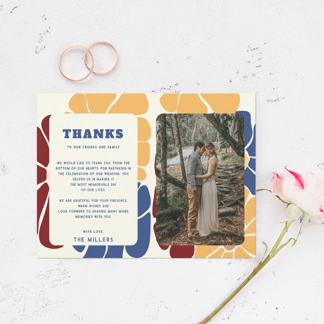 Cartão Postal Retro Groovy Boho Chic Casamento Floral Obrigado (Retro Groovy Boho Chic Floral Wedding Thank You Postcard)