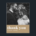 Cartão Postal Retro Typografia Kraft Paper Casamento Obrigado<br><div class="desc">Envie obrigados para a família e amigos com este obrigado de fotos personalizável que você postais. Apresenta uma tipografia retrógrada, um ícone cardíaco e um fundo de papel kraft falso. Esse cartões de agradecimentos rústico será perfeito para vários eventos, como casamentos e graduações. Personalize adicionando suas fotos favoritas. Disponível como...</div>