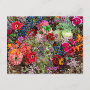 Cartão Postal Rico Buquê Floral de Outono com Gerberas e Frutas
