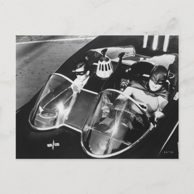 Cartão Postal Robin e Batman no Batmobile (Frente)