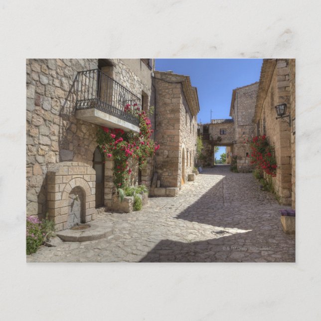 Cartão Postal Rua Cobblestone, edifícios de pedra, histórico (Frente)