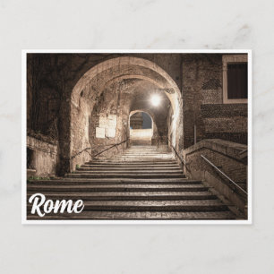 Cartão Postal Rua com escadas de pedra com arco em Roma, Itália