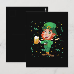 Cartão Postal Rua de cerveja de Bebendo Leprechaun. Dia de Patri