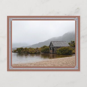 Cartão postal Rustic Lake Cabin - Cena Natural Tra