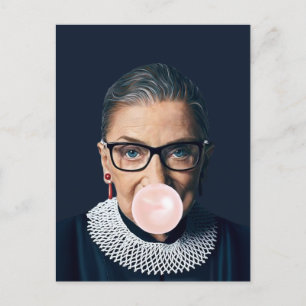 Cartão Postal Ruth Bader Ginsburg soprando a pastilha elástica r