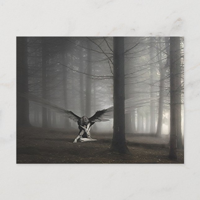 Cartão Postal Sad Angel na floresta (Frente)