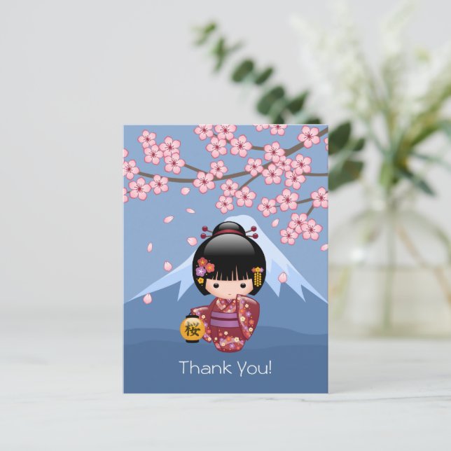 Cartão Postal Sakura Kokeshi Doll - Cute Geisha Obrigado (Em pé/Frente)
