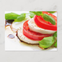 Salada Caprese. Fatias de tomate e Mozzarella