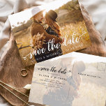 Cartão Postal Salvar a data de fotos manuscritas de branco<br><div class="desc">Casamento manuscrito Salve os Cartões de Data que têm uma foto na frente e atrás. Os cartões Save the Date Fall, Autumn, Winter, Primavera ou Summer contêm uma tipografia moderna escrita cursiva escrita escrita escrita escrita escrita escrita escrita escrita com corações que são elegantes, simples e modernos para usar depois...</div>