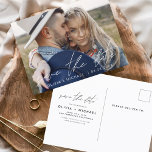 Cartão Postal Salve o Data Boho Minimalista Photo Modern<br><div class="desc">Capture a essência da sua história de amor com o nosso Cartão-postal Minimalista de Foto para Salvar o Data Boho. Este postal é uma fusão de minimalismo contemporâneo e charme boêmico, fazer a escolha perfeita para anunciar seu próximo casamento. Apresentando sua querida foto de noivado, este cartão-postal se torna uma...</div>