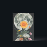 Cartão Postal Sangue Lua Sobre Charme Russo (2)<br><div class="desc">Este cartão-postal cativante mostra flores vibrantes florescendo sobre uma montanha rochosa, com uma lua de cheio radiante lançando seu brilho no pano de fundo. Essa mistura da natureza cria uma estética serena e inspirada na safra, evocando nostalgia, tranquilidade e beleza eterno. Perfeito para amantes de paisagens rústicas, arte boho e...</div>