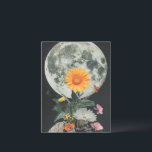 Cartão Postal Sangue Lua Sobre Charme Russo (2)<br><div class="desc">Este cartão-postal cativante mostra flores vibrantes florescendo sobre uma montanha rochosa, com uma lua de cheio radiante lançando seu brilho no pano de fundo. Essa mistura da natureza cria uma estética serena e inspirada na safra, evocando nostalgia, tranquilidade e beleza eterno. Perfeito para amantes de paisagens rústicas, arte boho e...</div>