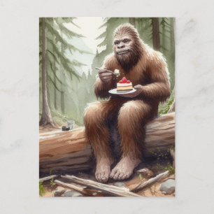 Cartão Postal Sasquatch na floresta mossita com cheesecake