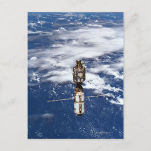 Cartão Postal Satélite Orbitando Terra 4