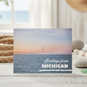 Cartão Postal Saudações do Estreito de Michigan de Mackinaw