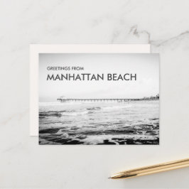Cartão Postal Saudações Pretas e Brancas da praia Manhattan