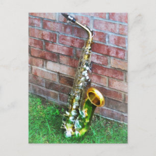 Cartão Postal Saxofone contra Brick