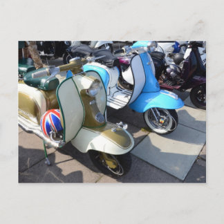 Cartão Postal Scooters Em Uma Reunião